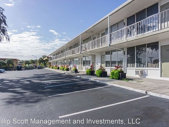 3rd image of 515 Bon Air St #252