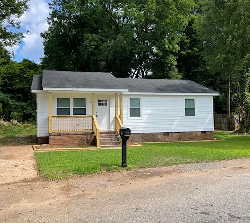 10 Winn St