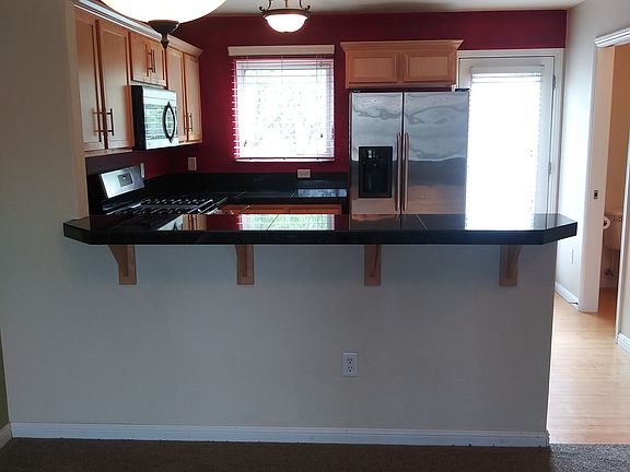 4th image of 860 SW 173rd Ave