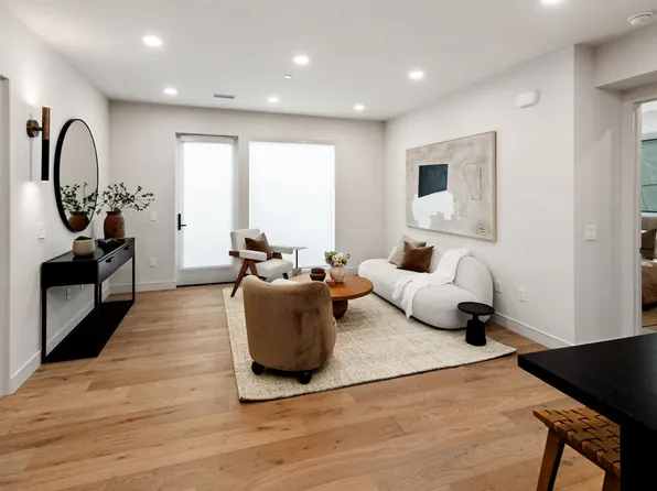 505 S Barrington Ave #307, Los Angeles, CA 90049