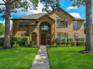 14106 Ragus Lake Dr, Sugar Land, TX 77498