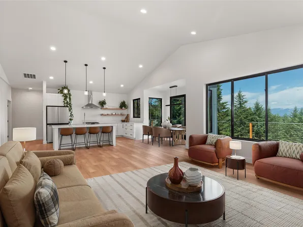 175 Wulff Ln, Lakeside, MT 59922