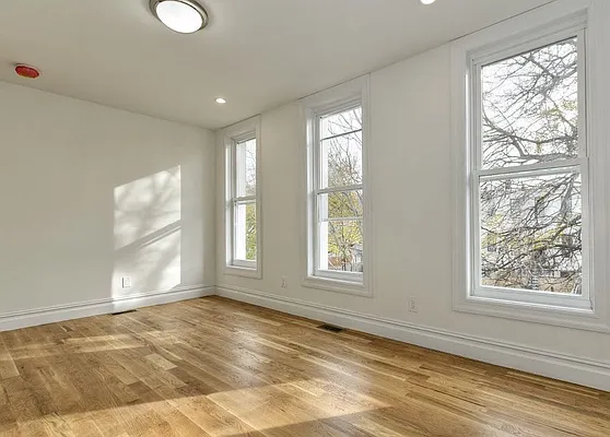 Sold by R New York | media 10