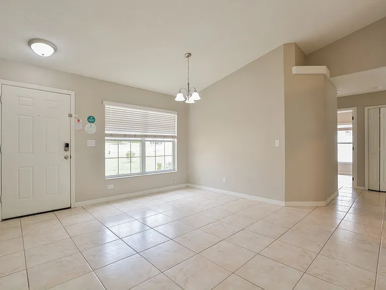 12020 Woodglen Cir — Photo 3
