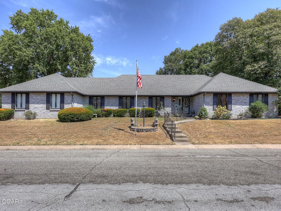 1st image of 2121 Laura Ln