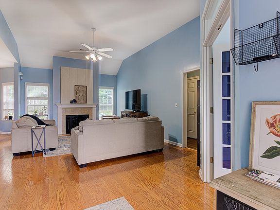 5th image of 8393 Shady Elm Dr