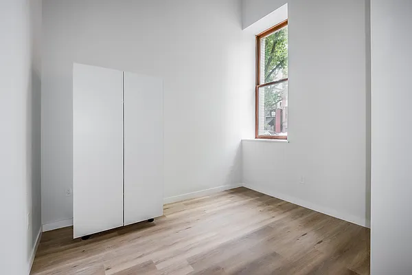 Rented by Nooklyn NYC LLC | media 37