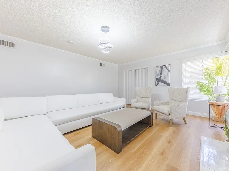 518 E La Sierra Dr — Photo 18