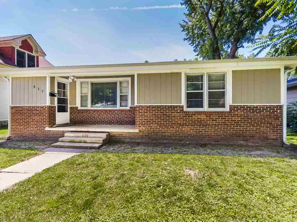 517 Thurston St, Manhattan, KS 66502