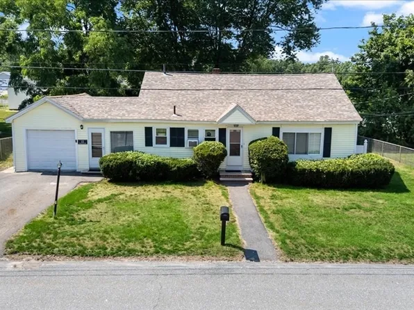 15 Westwood Ter, Lawrence, MA 01843