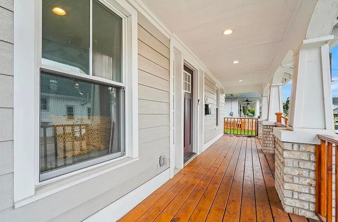 3 bed, 1291 sqft, $1,995 — Photo 3