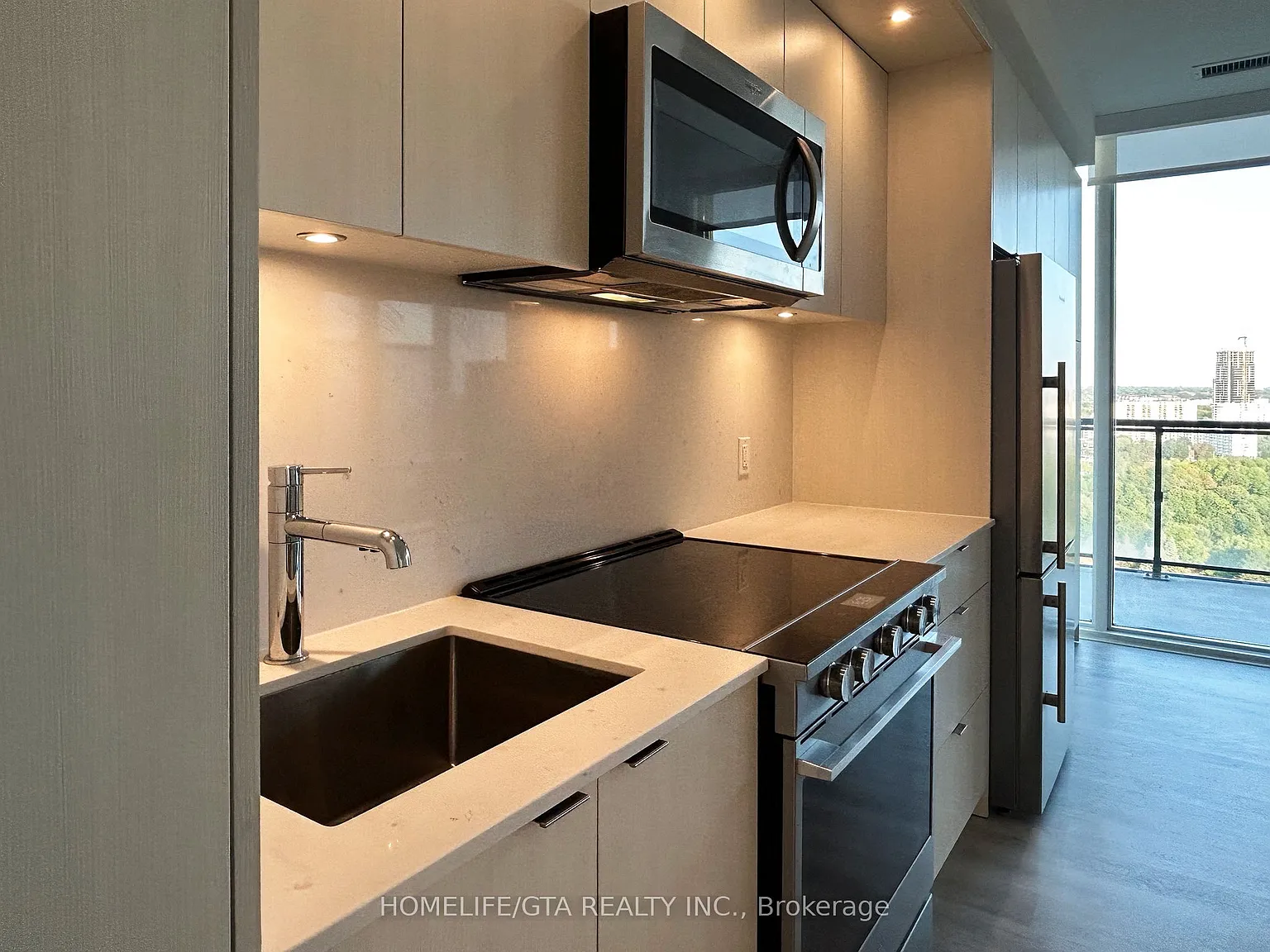 30 Inn On The Park Dr — Photo 4