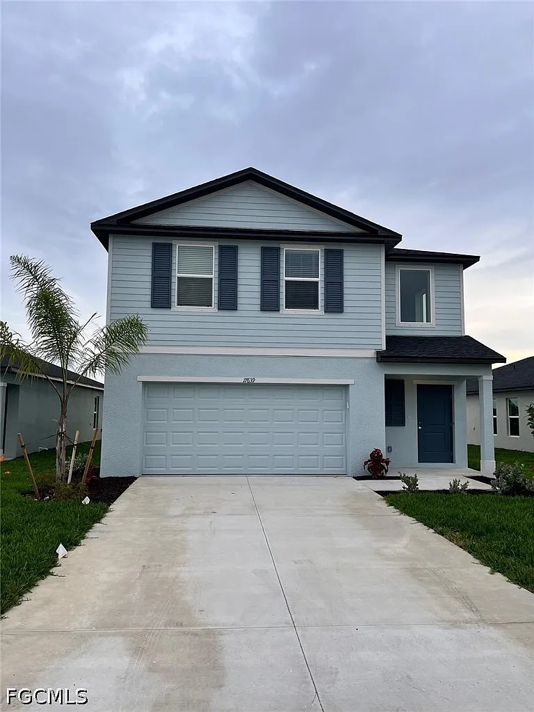 4 bed, 2.5 bath, 2344 sqft, $2,350 — Photo 4