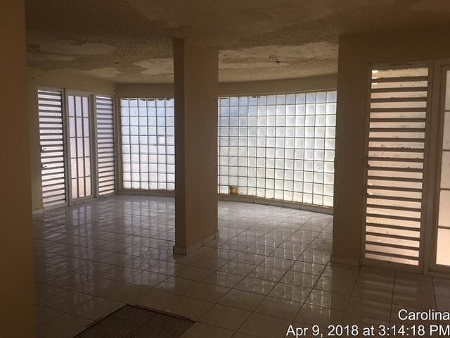 2nd image of 210-21 Calle 507