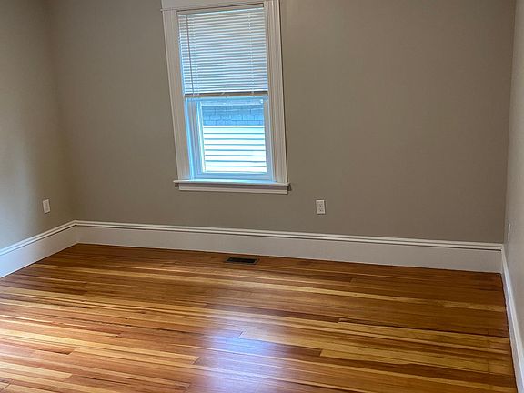 4th image of 42 Lovell St #A