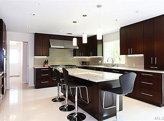 5th image of 10 Clearmeadow Ct