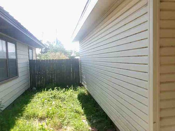 5th image of 612 N Crosby Ave