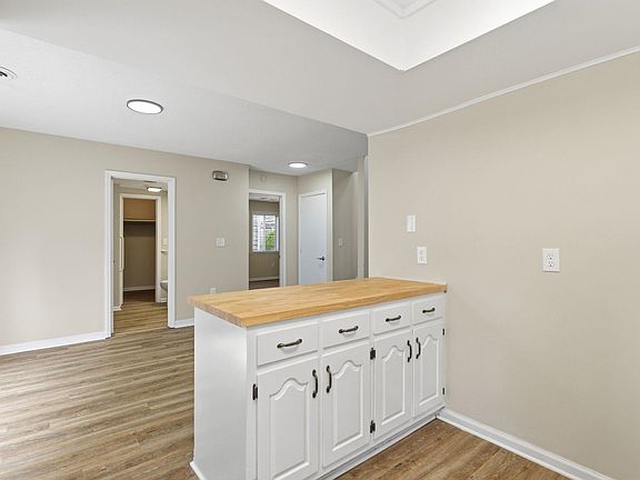 5th image of 701 11th Ave. S Unit E