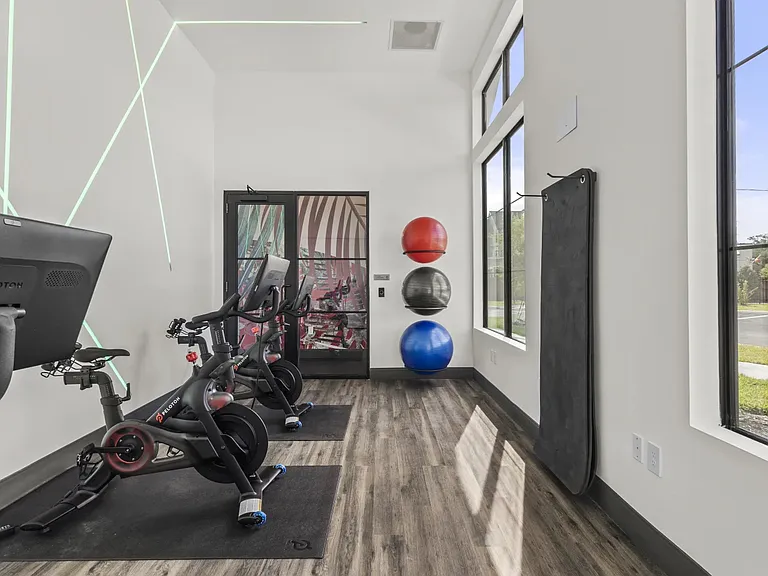 Azalea Luxury Apartments — Photo 45