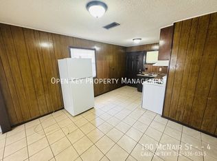100 McNair Cir APT 4, Dothan, AL 36301
