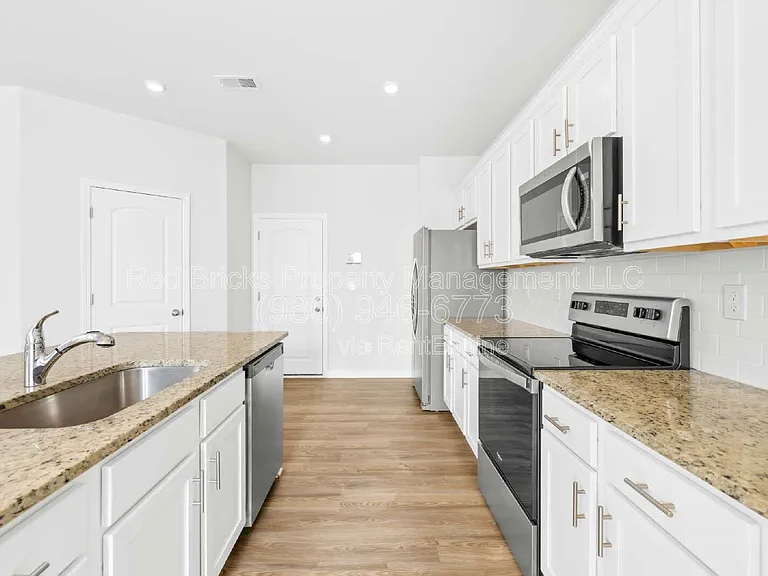 2128 Blue Sky Meadows Dr — Photo 12