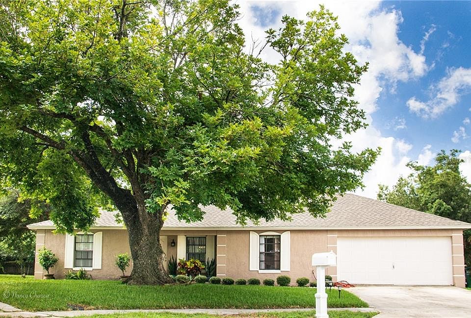 1st image of 209 Spoonwood Ct