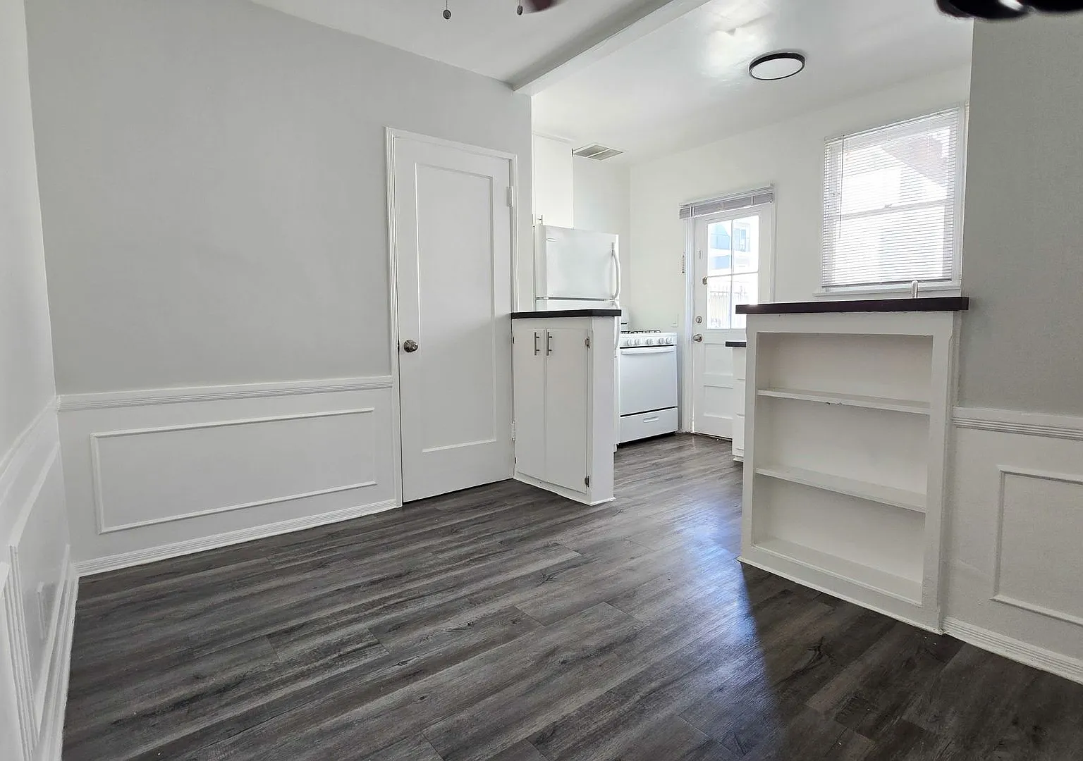 605 Kelton Ave — Photo 4