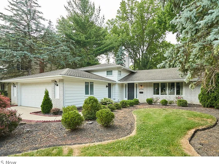 27798 Edgepark Dr — Photo 1