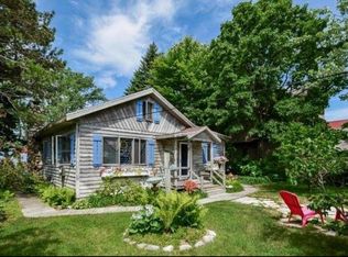 2643 N Lakeshore Dr, Holland, MI 49424