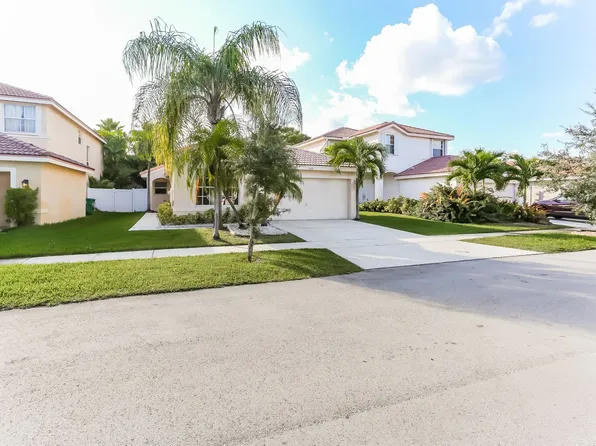 1868 SW 177th Ave, Hollywood, FL 33029