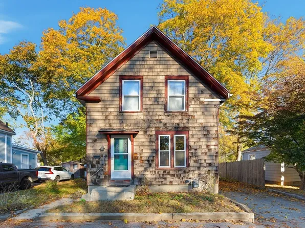 11 Central St, Merrimac, MA 01860