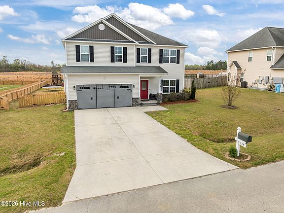 5th image of 118 Cypress Manor Court