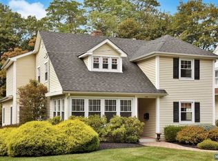 99 Magnolia Ave, Tenafly, NJ 07670
