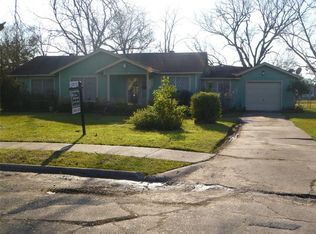 918 Alvin St, Pasadena, TX 77506