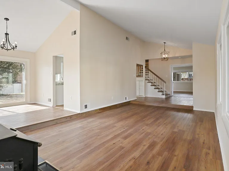 103 Farmington Ln — Photo 26