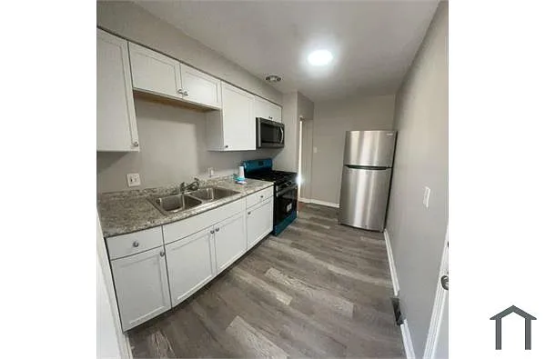 Building Photo - 10437 Ewell Dr