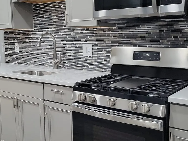 31 Adrian St #2 — Photo 2