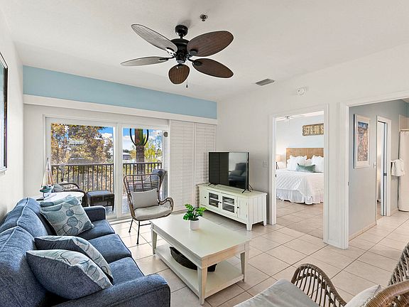 2nd image of 140 Palm St #413