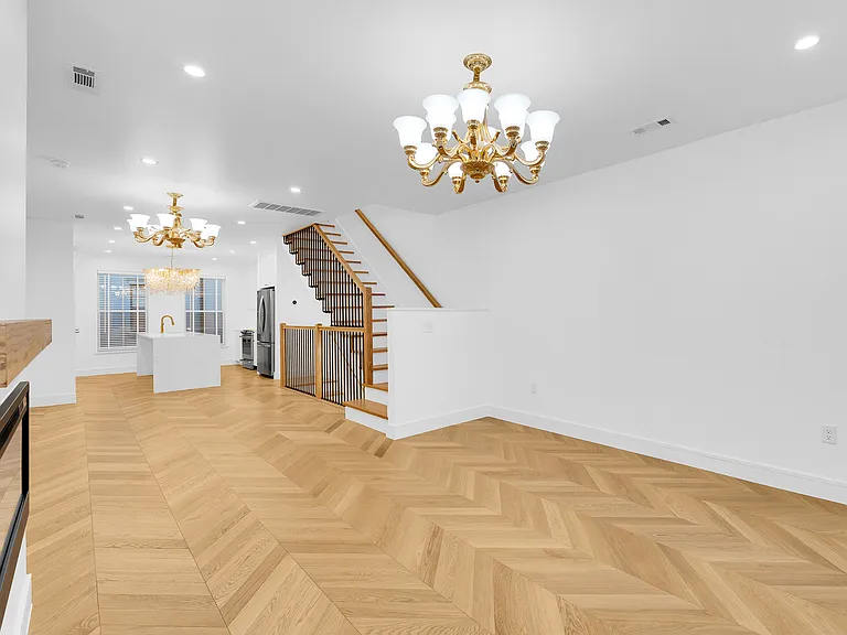 325 SW 5th St — Photo 16