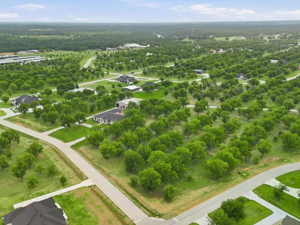 2013 Skylane Dr, Granbury, TX 76049
