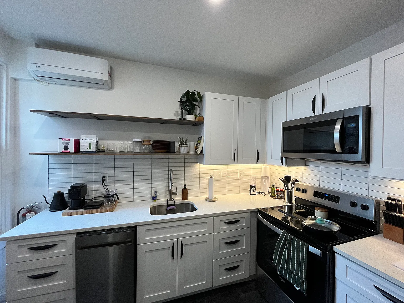 1 bed, 900 sqft, $1,850 — Photo 1