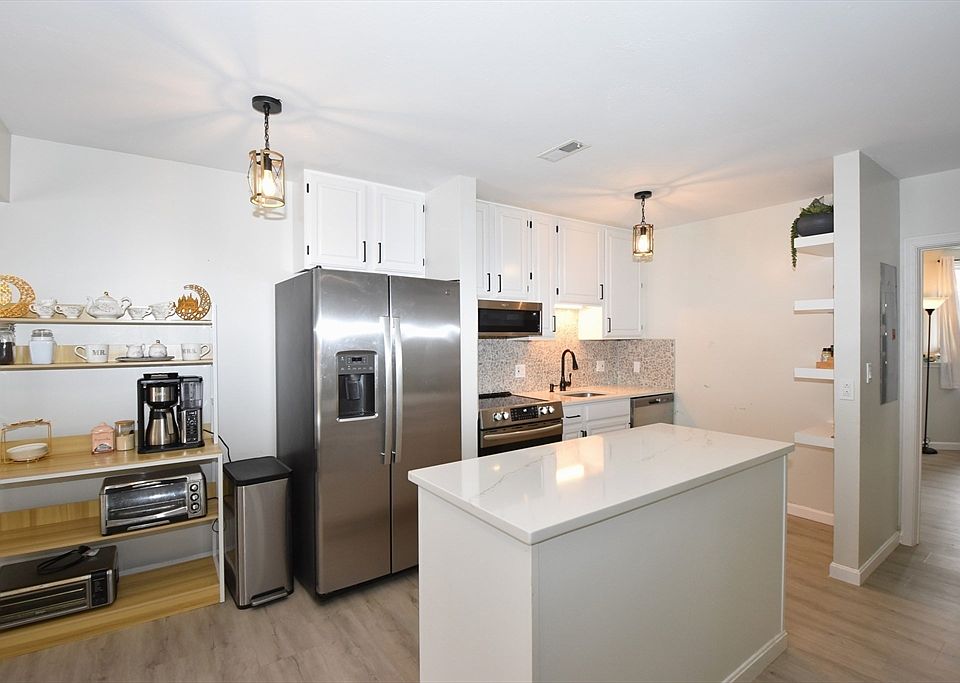 1st image of 206 Tall Oaks Dr Unit L