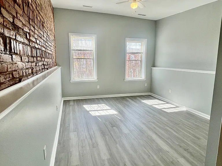 2436 E Fayette St #- — Photo 18