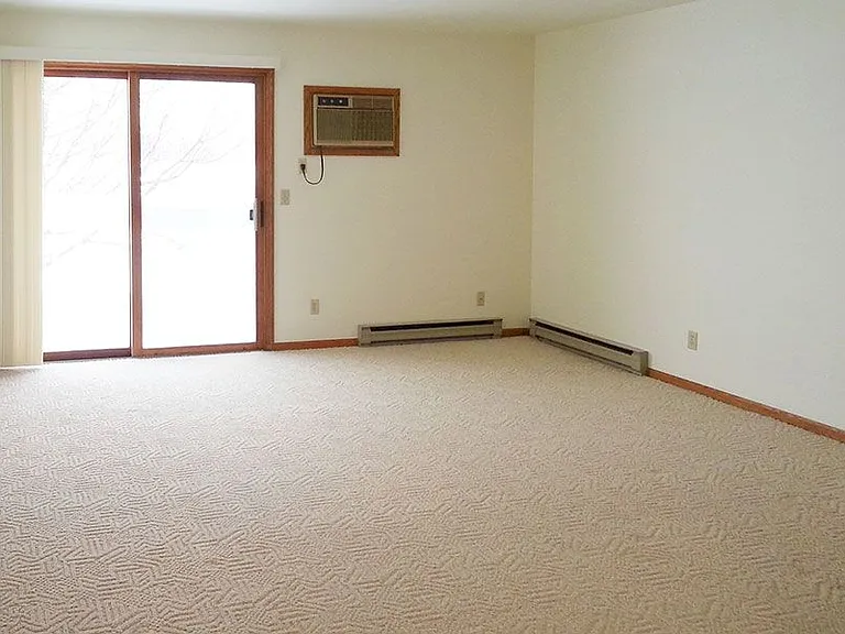 2937 Kensington Ln — Photo 4