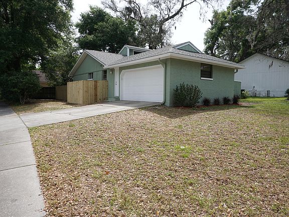 2nd image of 1485 Classic Oak Ct