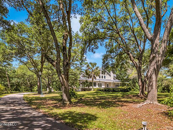 3rd image of 24071 Cuevas Delisle Rd