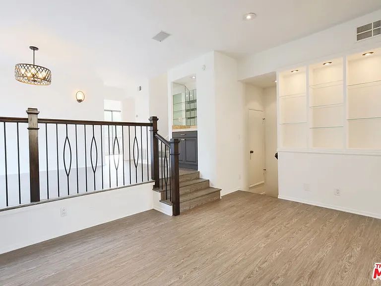 21821 Burbank Blvd #151 — Photo 8