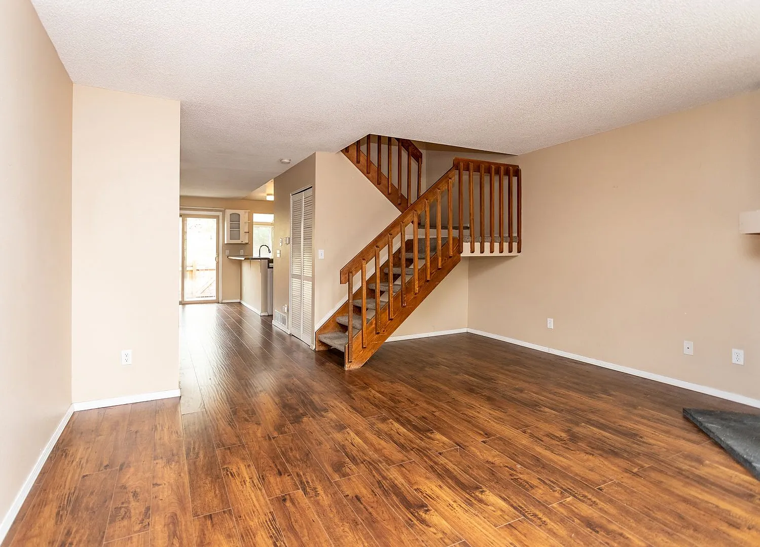Charming 2 BR/2BA Townhome in Prime Rockrimmon Location! — Photo 3