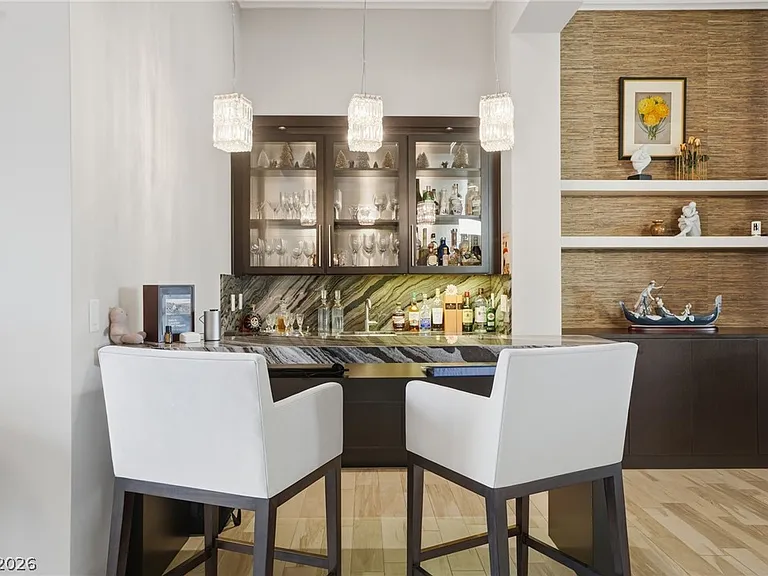 47 Moonfire Dr — Photo 4
