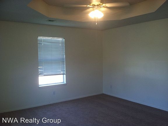 3rd image of 52B Holly Dr